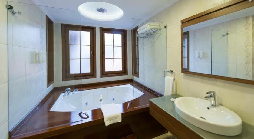 Cesmeli Konak Hotel 실리브리 외부 사진
